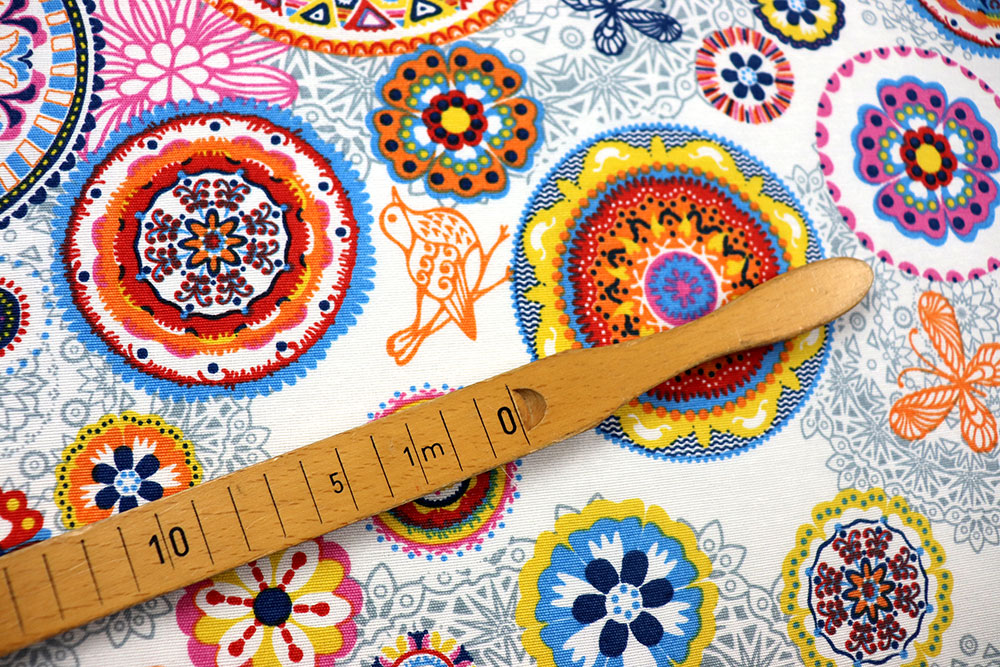 Überbreiter Dekostoff mit überwältigendem Mandala-Motiv, das bis ins kleinste Detail liebevoll designt wurde Ds3329 Dekostoff Mandalas Hellblau S4 Ornamente - 280 cm Dekostoffe Dekostoff - Mandala Azul - 280 cm