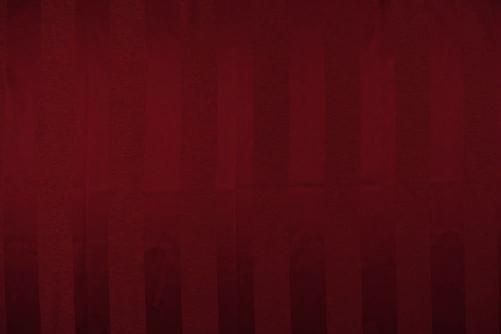 Schwer entflammberer Dekostoff  mit Glanz in klassischem Streifen-Muster Ds5822 Schwer entflammbar B1 Dekostoff Satin-Blockstreifen - Trevira CS - Bordeaux