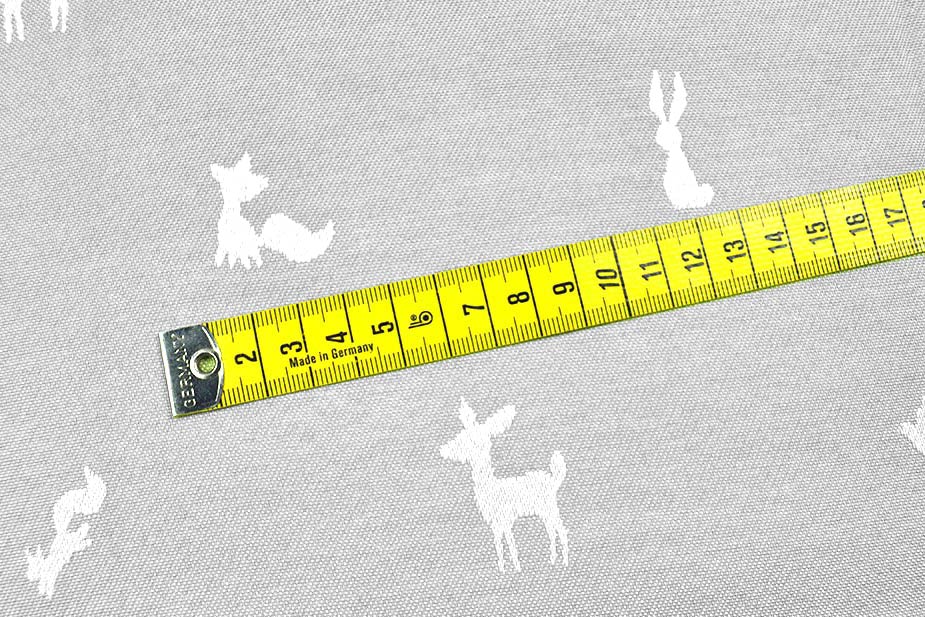 Wunderschöner Stoff mit durchgewebtem Tiermotiv, das garantiert nicht nur Kids verzaubern wird Ds6048 Jacquard Kleine Tiere Grau S4 Sonderposten Gardinen Gardinenstoff - zweiseitig - Kleine Tiere - Hellgrau/Creme