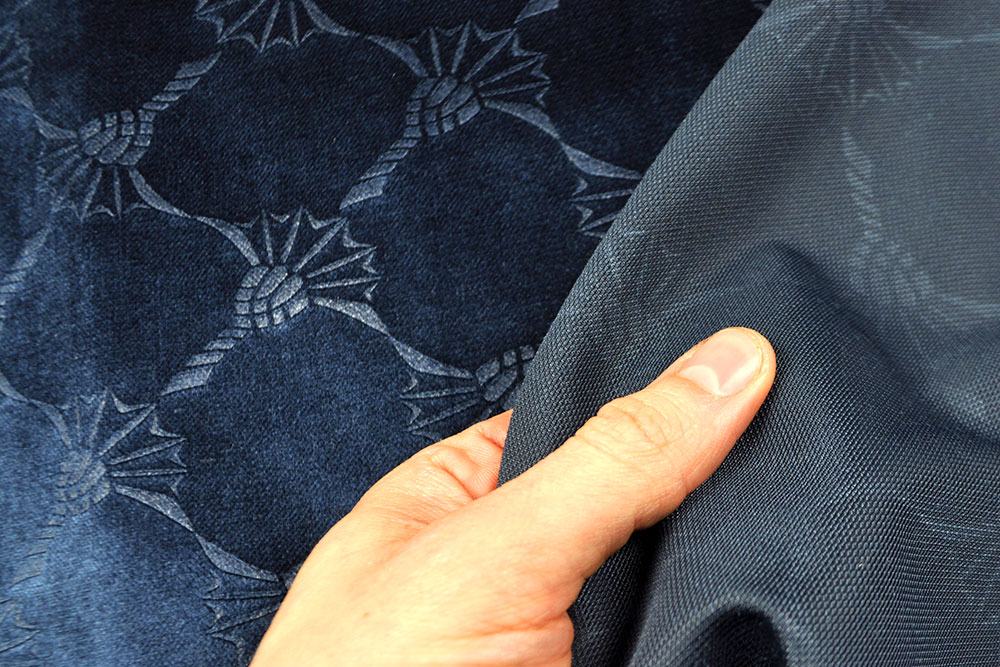 Geprägter Samt mit Stil aus der JOOP!-Kollektion - lassen Sie Ihr Zuhause in neuem Glanz erstrahlen! Ds6173 Joop Samt Kornblume Nachtblau S4 JOOP! JOOP! - Kornblumen-Samt - Velvety - Nachtblau