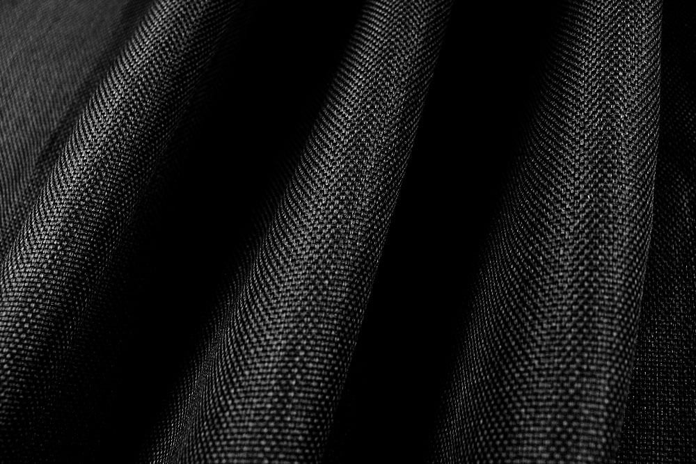 Permanent schwer entflammbarer Blackout mit stylischer Flechtstruktur und dem höchsten Schallabsorptionsgrad! Ds6183 Akustik Blackout Schwarz S4 Permanent schwer entflammbar Akustik-Blackout - schwer entflammbar M1 - Schwarz