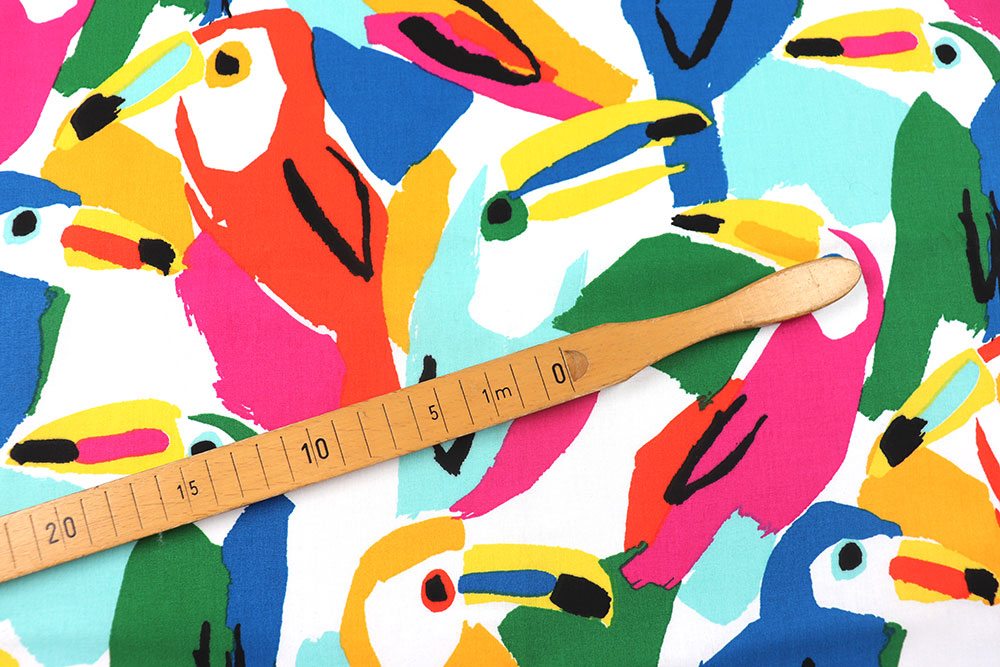 Buntes Allround-Talent für Kleidung wie Deko, ideal für sommerliche Kreationen Ds6352 Dekostoff Tukan S4 Dekostoffe NEU  Sommerstoff - Big Toucan