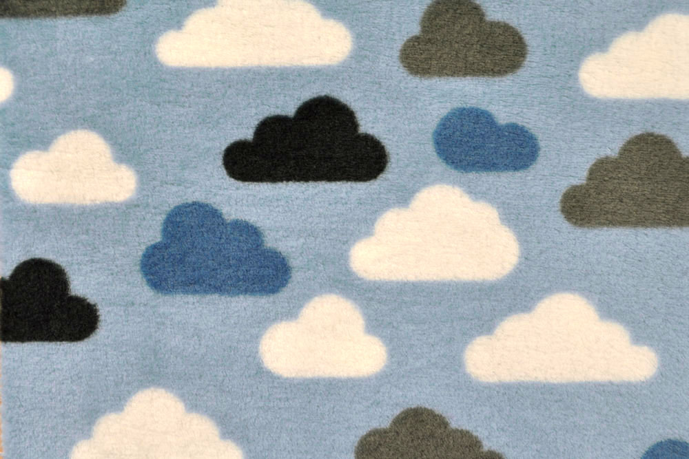 Dieses tolle Wellness Fleece kann von beiden Seiten verarbeitet werden - Ihrer Kreativität sind keine Grenzen gesetzt Fl5158 Wellnessfleece Wolken Regen Blau (1) Fleece Wende-Wellness-Fleece - Regentropfen und Wolken - Blau