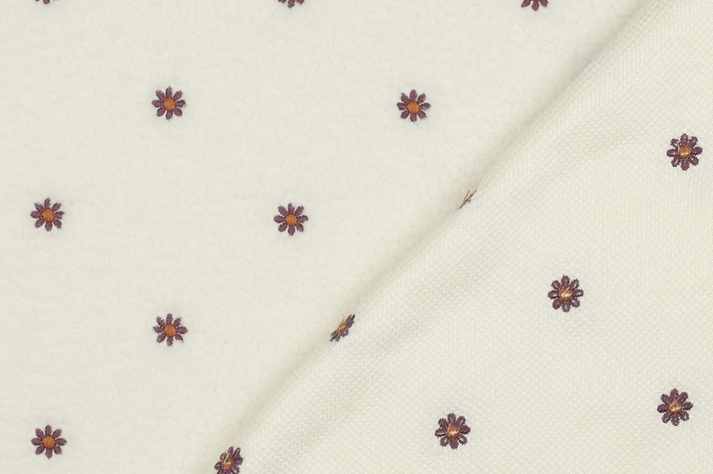 Weicher Sherpa Fleece mit gestickten Blumen – warm, kuschelig & ideal für Kleidung, Accessoires & Deko. Fl5212 Fleece Gestickteblumen S4y Fleecestoffe Sherpa Fleece - Daisy Stitch