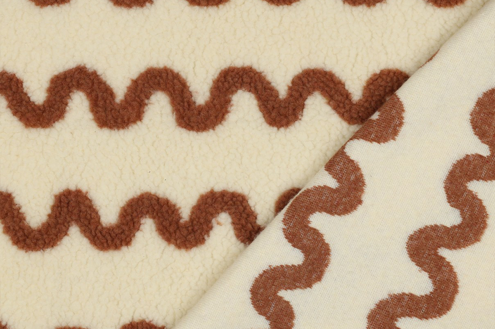 Kuschelweicher Sherpa Fleece mit braunem Wellenmuster – warm, weich & ideal für Kleidung & Deko. Fl5212 Fleece Wellen S4y Sherpa Fleece Sherpa Fleece - Cozy Waves
