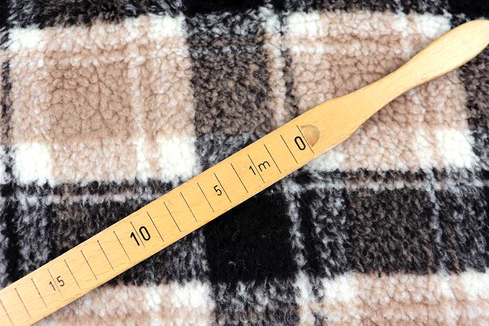 Kuscheliger Sherpa Fleece trifft auf klassisches Karo-Muster. Ein Must-Have für Herbst-Liebhaber Fl5223 Sherpa Fleece Karo S4 Karo / Schottenkaro Sherpa Fleece - Cambridge
