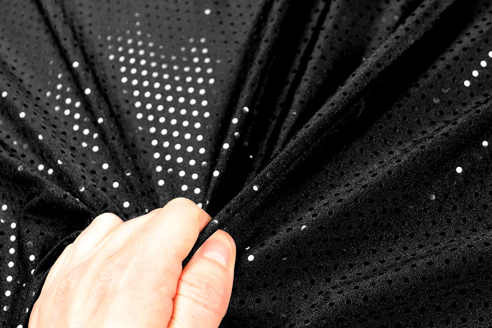 Prunkvoller Glanz auf hochwertigem Superstretch - ein Muss für Show, Gala, Tanz und Events! Fn1337 Pailletten Lycra Schwarz Pailletten Stoffe Pailletten-Lycra - Schwarz