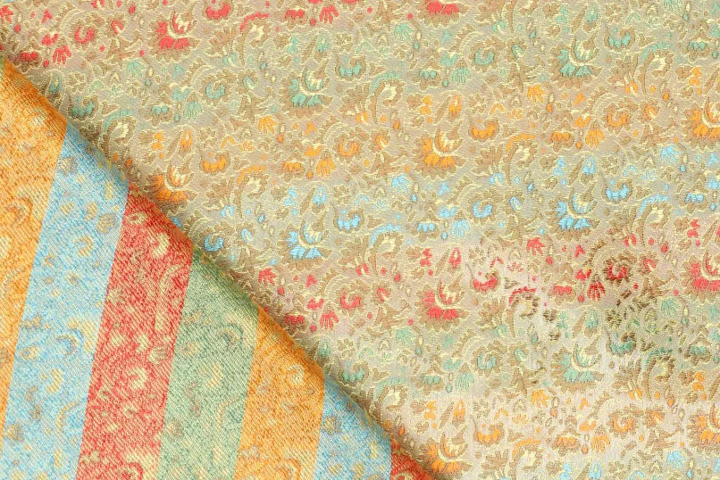Edler Brokat in einer Breite von 145 cm - das florale Design ist ein absoluter Hingucker! Fn3188 Brokat Blumen Champagner Stm Brokat Meterware Brokat Mayoni - Champagner