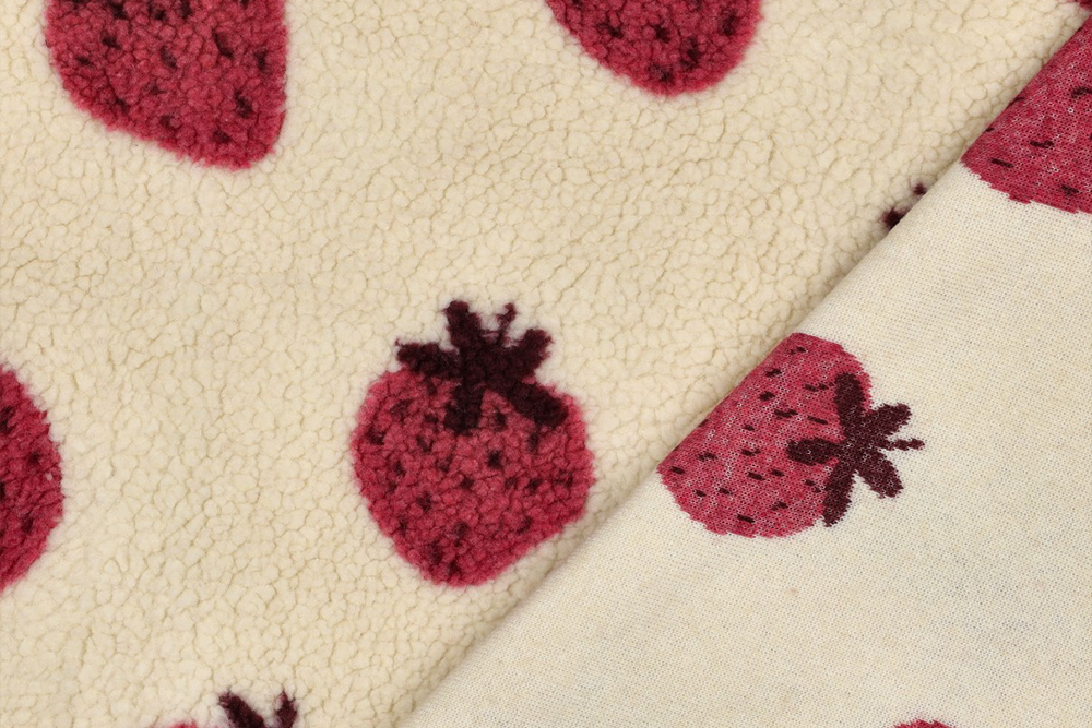 Berry cute: Flauschiger Sherpa-Fleece mit süßem Erdbeer-Twist. Fp1150 Sherpafleece Erdbeertraum S4y Sherpa Fleece Sherpa Fleece - Erdbeertraum