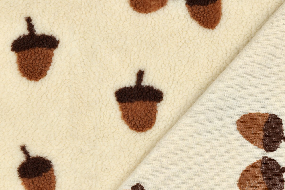 Herbst zum Einkuscheln: Flauschiger Sherpa-Fleece mit niedlichen Eichelmotiven. Fp1152 Sherpafleece Eichel S4y Sherpa Fleece Sherpa Fleece - Autumn Mood