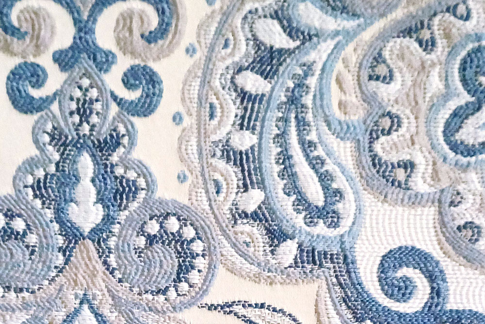 Edel verwobener Polsterstoff mit detailreichen Ornamenten, flammhemmend, reißfest, Anti-Pilling! Ms5161 Moebelstoff Indisch Blau Dekostoffe Ornamente Möbel-Jacquard Premium - Aladina - Blau/Creme