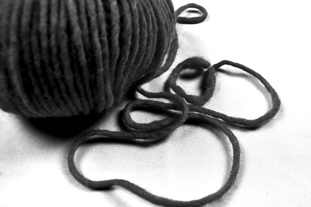 Traumhaft weiche Wolle mit Alpaka-Anteil - anschmiegsam, temperaturregulierend, widerstandsfähig Myboshi Alpaka Wolle Schwarz Sonstige Wolle Myboshi Alpaca - 50 g - Schwarz