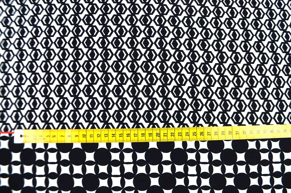 Apartes Design auf geschmeidigem Jersey, der jede Bewegung mitmacht! Sp145100 Paneljersey Frank Walder Viskose-Paneljersey - Sevilla