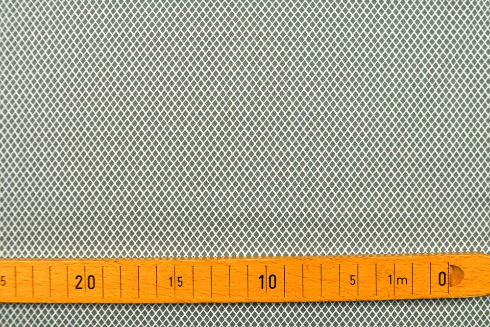 Baumwollstoff mit Stretch-Anteil und tollem Muster, das jeden Betrachter in Staunen versetzt Sp148238 Bekleidungsstoff Rauten S4 bedr. Bekl. Stoffe Baumwoll-Stretch - Mini Mini Rauten - Weiß/Grün