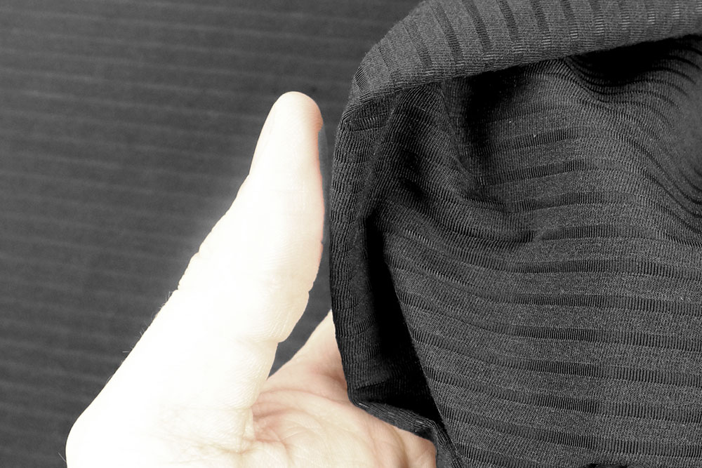 Super stretchiger Stoff mit trendiger Streifenstruktur Sp163016 Lycra Streifen Schwarz Sale Sommerstoffe Tanzkleiderstoff - Streifenstruktur - Schwarz