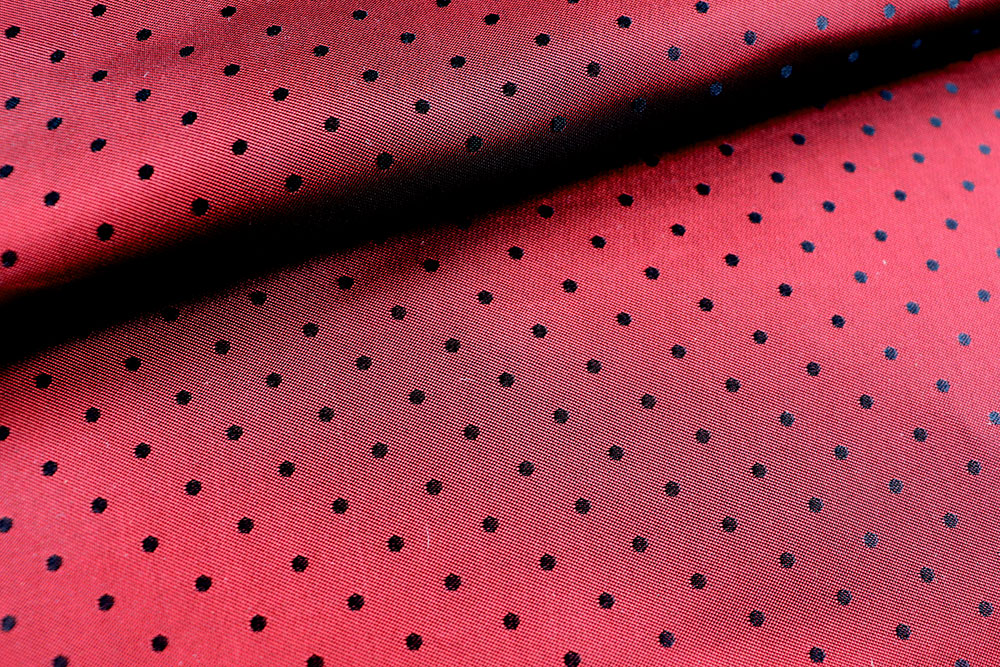 Premium-Taft mit durchgewebten Pünktchen - edel, geschmeidig, super schick! Sp167013 Taft Punkte Taft Jacquard-Taft - Punkte - Bordeaux/Schwarz