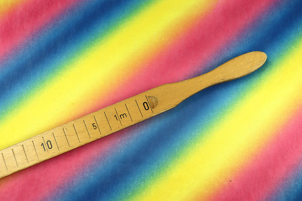 Dehnbarer, knallbunter Stoff für Kostüme, Deko und mehr - B-Ware zum Top-Preis! Sp168013 Stretch Stoff Regenbogen Sonderposten NEU Kostümstoff - Rainbow - B-Ware