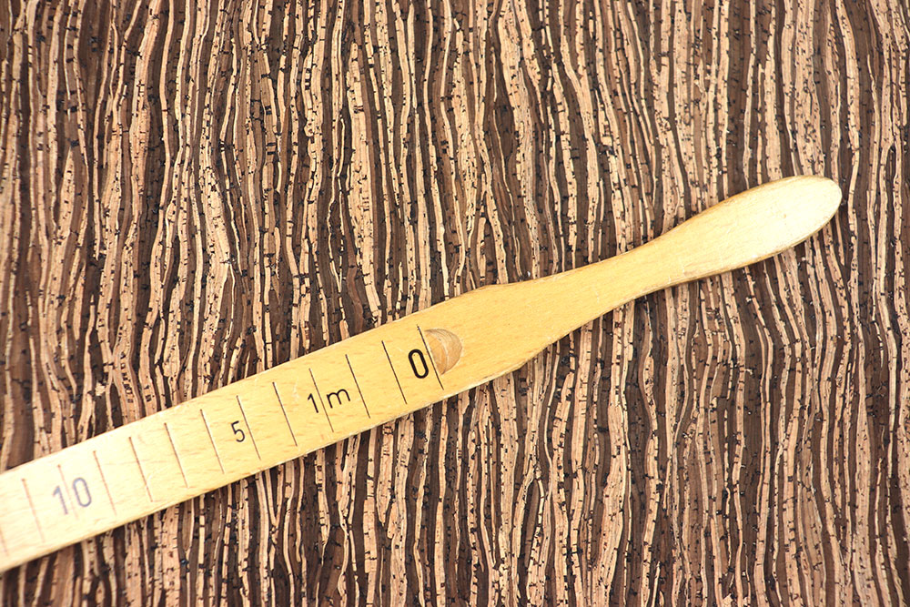 Weicher, leichter Korkstoff mit natürlich wirkendem Design - lassen Sie Ihrer Kreativität freien Lauf! Sp173004 Korkstoff S4 Kork Stoffe Korkstoff - Dark Wood