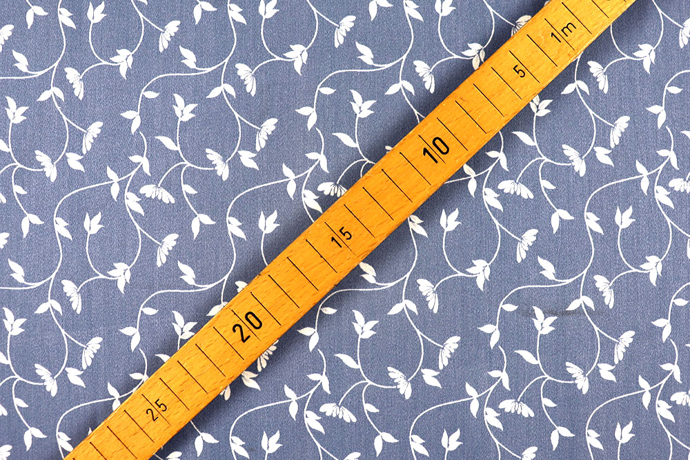 Floral gemusterter Deko-Satin für Gardinen, Bettwäsche und vieles mehr - überbreite Ware zum Spitzenpreis! Sp177009 Dekostoff Satin Ranken S4 Blumen, Früchte, Pflanzen - 280 cm Dekostoffe Dekostoff - Ranken Lilac - 280 cm
