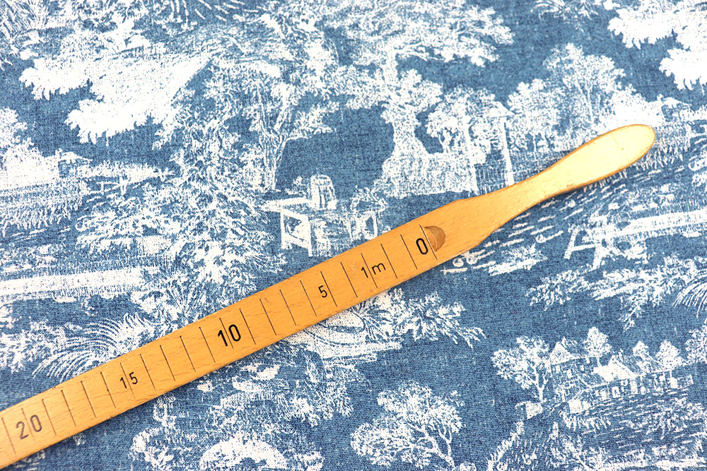 Nostalgie pur! Dieser Dekostoff punktet mit seinem klassischen Toile-Design und einem Top-Preis! Sp178002 Dekostoff Toile De Jouy Blau S4 Dekostoffe Toile de jouy Dekostoff - Toile de Jouy Seneca - 280 cm - Blau