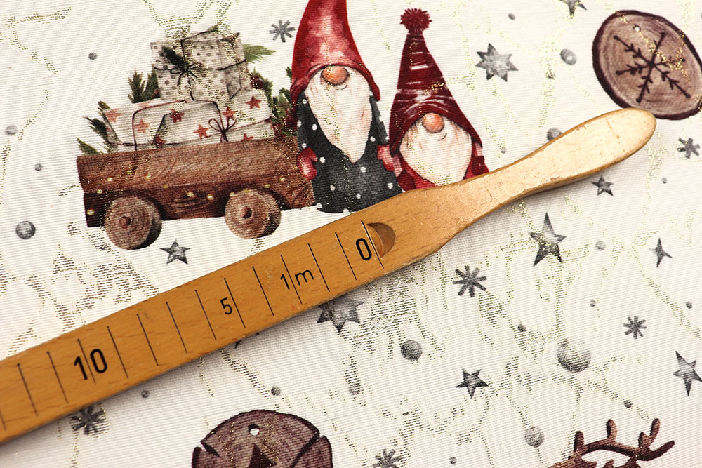 Edler Jacquard mit Glitzerelementen und herrlich festlicher Winterlandschaft, in der Wichtel ihr Unwesen treiben Wn5320 Jacquard Weihnachtsstoff Wichtel Weihnachten Wichtel Jacquard Glitzer - Wichtel-Weihnacht