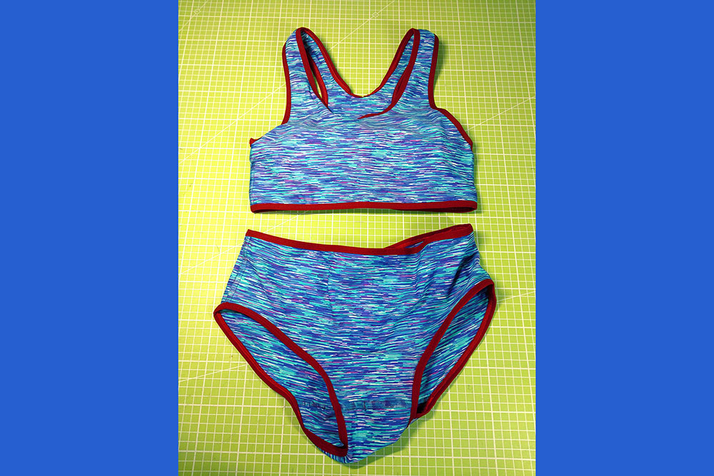 Frisches, knalliges Design auf super stretchiger Meterware Bk7191 Badeanzugsstoffe Diveintoblue S4y Badeanzugstoff - Dive Into Blue