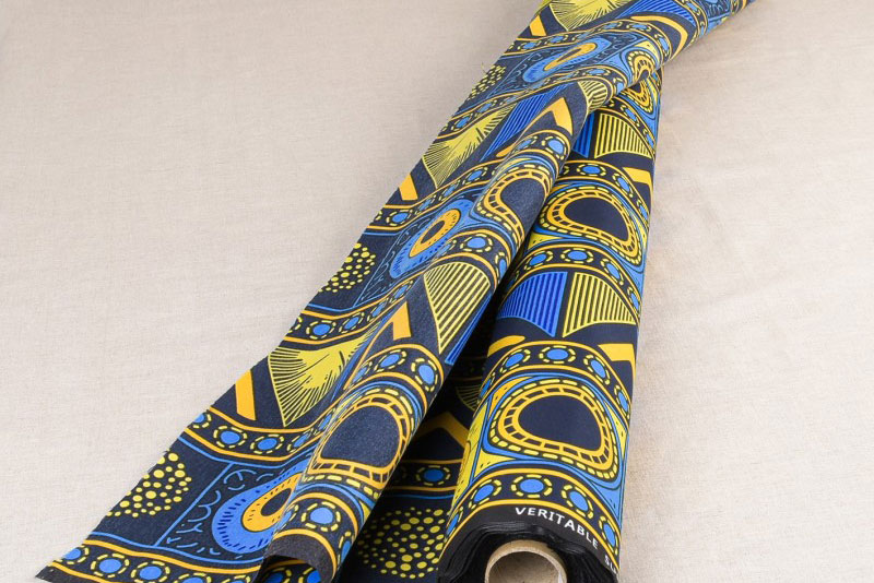 African Waxprint, beidseitig bedruckt, herrlich weich, pflegeleicht und preiswert zu haben! Bk7455 African Waxprint bedr. Bekl. Stoffe African Waxprint - Abidemi
