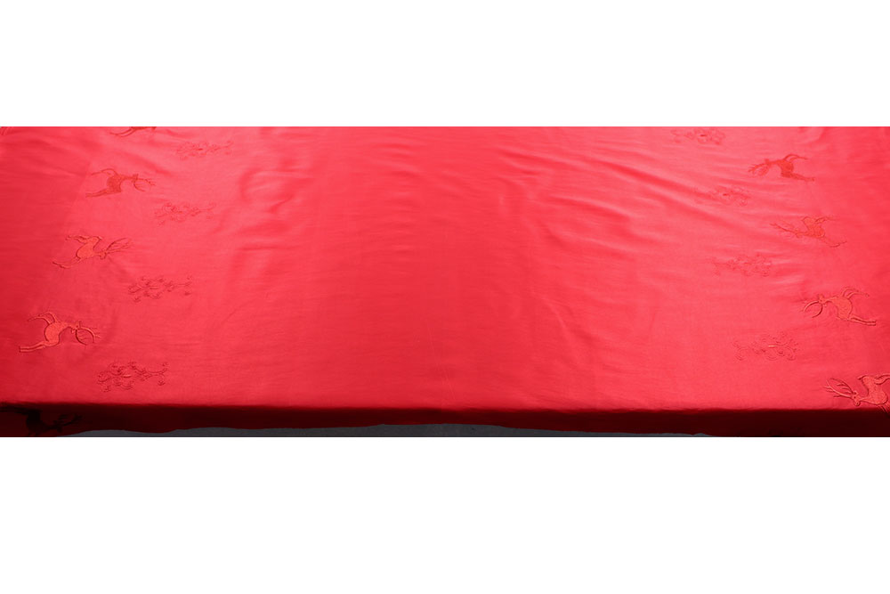 Super edler Taftstoff mit aufgesticktem Muster im gemütlichen Landhausstil Bk7524 Taft Hirsch Taft Trachten-Taft bestickt - Hirsch-Bordüre