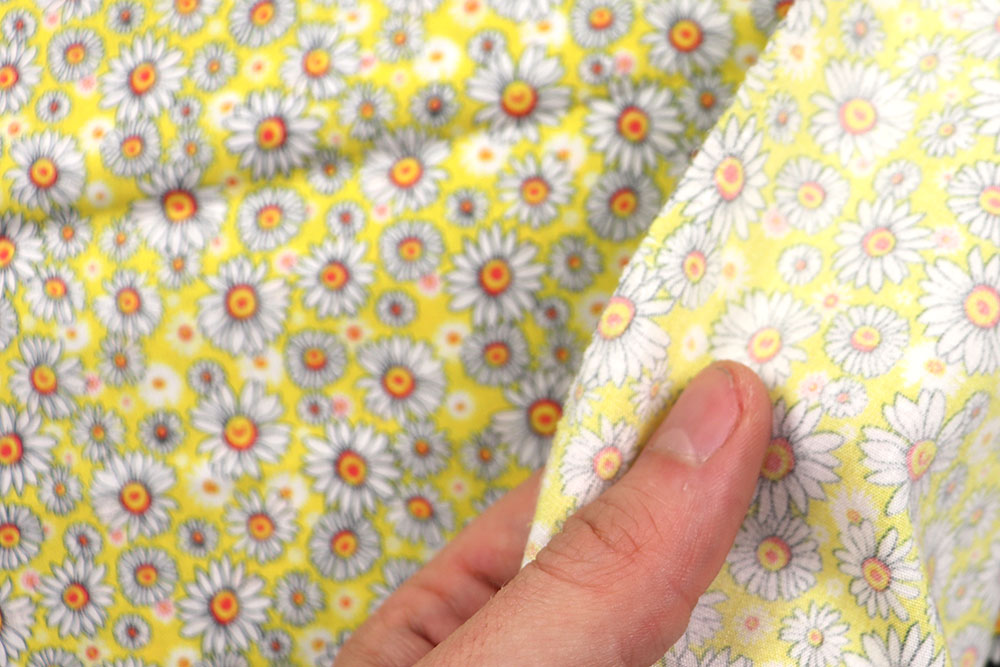 Sanforisierte Viskose mit einem super niedlichen Blümchen-Design Bk7582 Viskosestoff Gaensebluemchen Gelb Dirndlstoffe Viskosestoff - Gänseblümchen - Gelb
