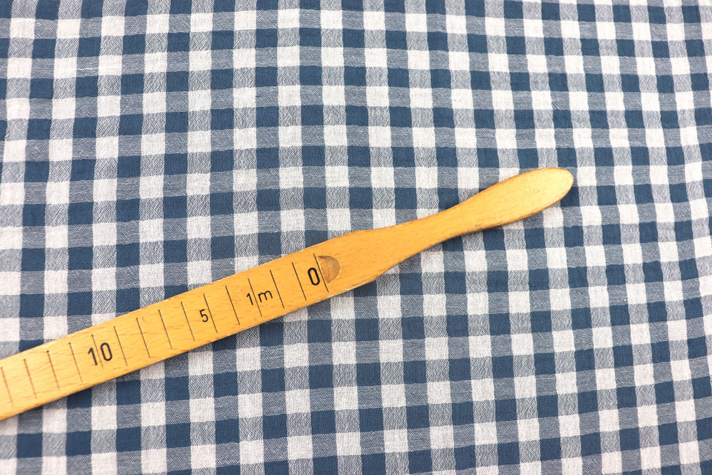 Edler Baumwollstoff im nachtblauen Karo-Design – weich, klassisch, beidseitig verwendbar! Bk7693 Vichy Karo Musselin 2 Musselin Stoffe Musselin Vichy-Karo - Double Face - Nachtblau