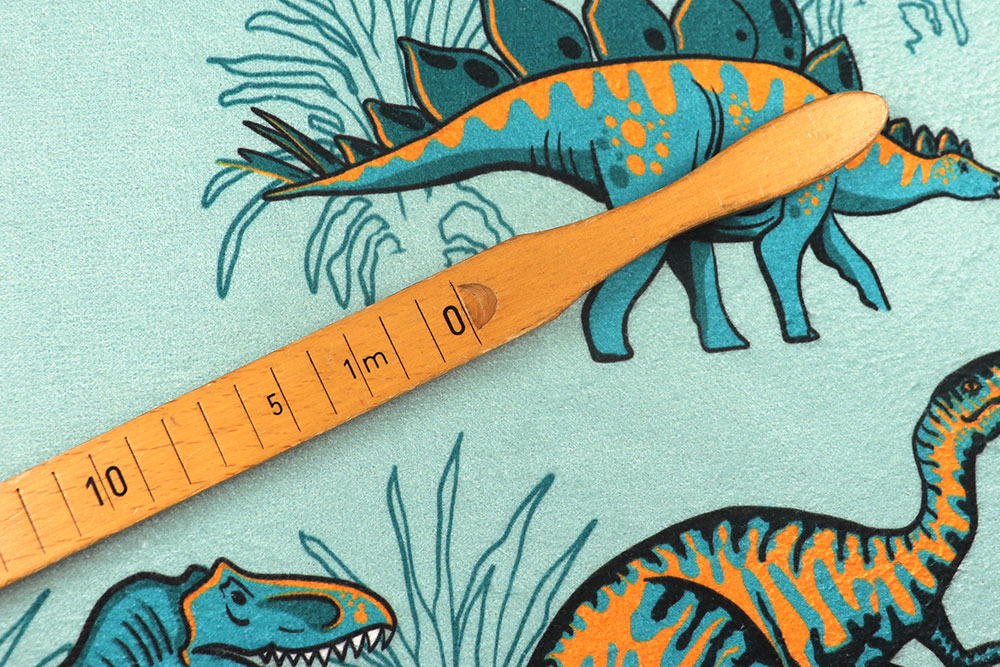 Bunte Dinosaurier auf leicht frottiertem Stoff – perfekt für kreative Strandtücher und sommerliche Accessoires! Bk7826 Strandtuchstoff Dinosaurier S4 Frottee Stoff Strandtuch Stoff - Jurassic Dinos