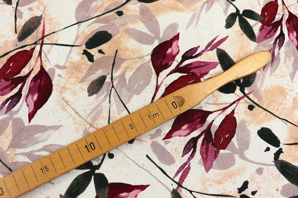 Zarter Viskosestoff mit weichem Fall und floralem Aquarell-Print in sanften, harmonischen Farbverläufen.
 Bk7903 Viskose Berryblossom S4 Blusenstoffe Viskosestoff - Berry Blossom
