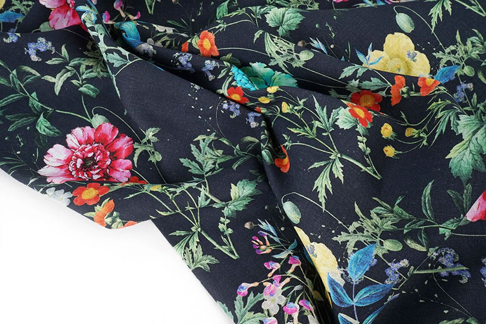 90 % Leinen, kombiniert mit einem floralen Traumdesign - ideal für natürliche DIY-Kleider, Blusen und mehr Bk7951 Baumwoll Leinen Blumen S4 Leinen Baumwoll-Leinen - Nachtwiese