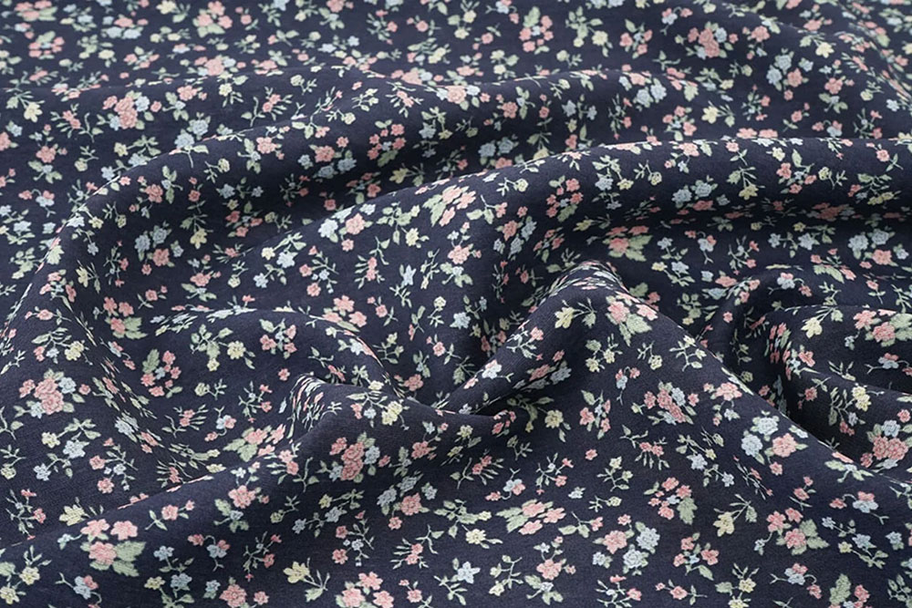 Floral bedruckter, leichter Viskosestoff – geschmeidig, luftig & formstabil
 Bk7974 Viskosestoff Bluemchen 2 Mai Viskose gewaschen - Tausend Blümchen