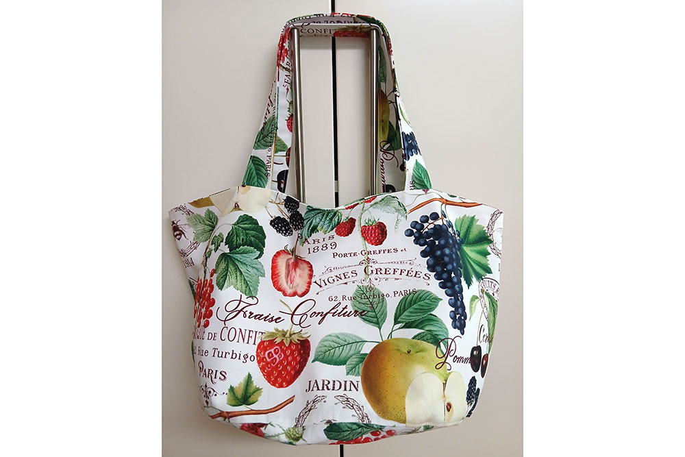 Robuster Baumwollstoff bedruckt mit buntem Obst und Schriftzügen im Vintage-Stil Co6513 Baumwollstoff Fruechte 1 Baumwolle Obst+Gem. Baumwollstoff Köper - Joies de l'été