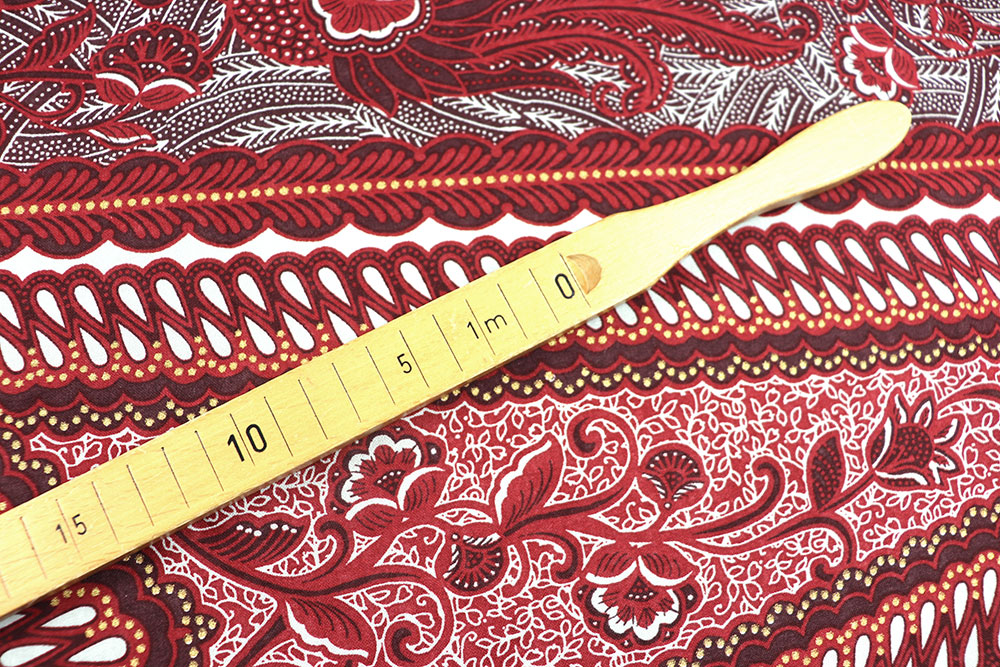 African Java Print mit opulentem Muster und goldglänzenden Pünktchen - ein edler Stoff aus reiner Baumwolle Co6885 African Waxprint Glaenzend Rot Nah Baumwolle sonstige African Java Print - Premium - Rot
