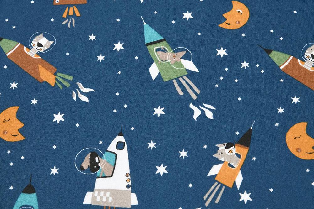 Ein galaktisch süßer Baumwollstoff mit Astronauten, Raketen und Monden – perfekt für fantasievolle Nähideen. Co6912 Baumwollstoff Tiere Weltall Baumwolle Kinder Baumwollstoff - Mars-Mission