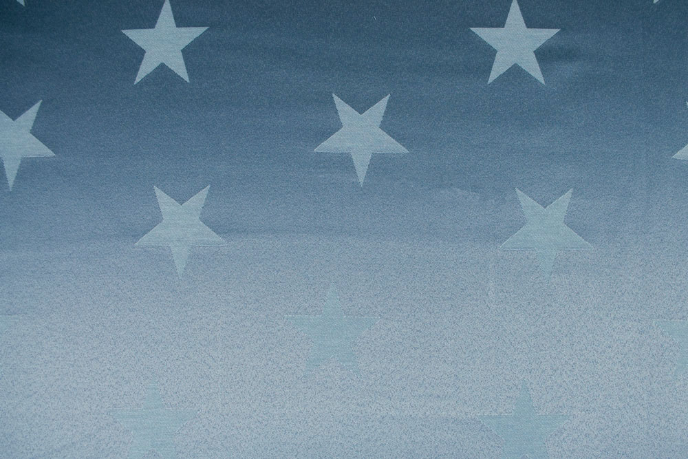 Beidseitig verwendbarer Jacquard mit leichtem Glanz und eingewebtem Sternen-Motiv in Blau/Hellblau Ds5943540 Jacquard Sternenglanz Blau S4 Dekostoffe Sternenglanz - Dekostoff Jacquard - Blau/Hellblau