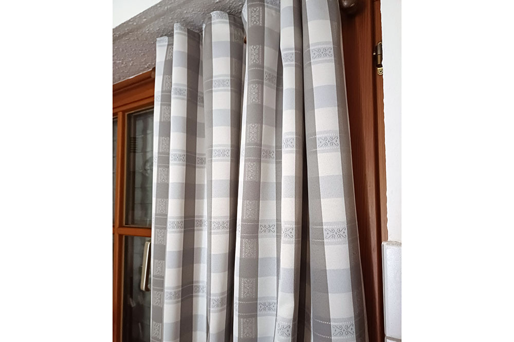 1A-Dekostoff mit Landhaus-Charakter - Made in Germany - Top-Qualität - Spitzenpreis! Ds5984 Dekostoff Landhaus Karo S4 Übergardinen Dekostoff - Garmisch