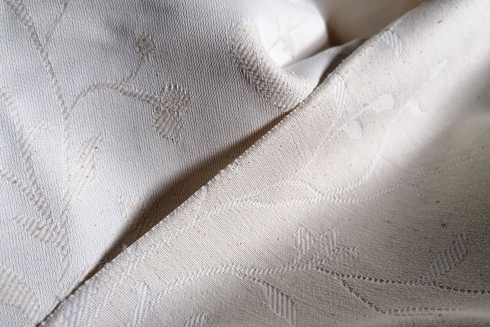Absolut edler Dekostoff mit elegantem Ranken-Design, beidseitig verwendbar! Ds6154 Dekostoff Jacquard Ranken    S4 Blumen Dekostoff Jacquard Nature - Blütenranken