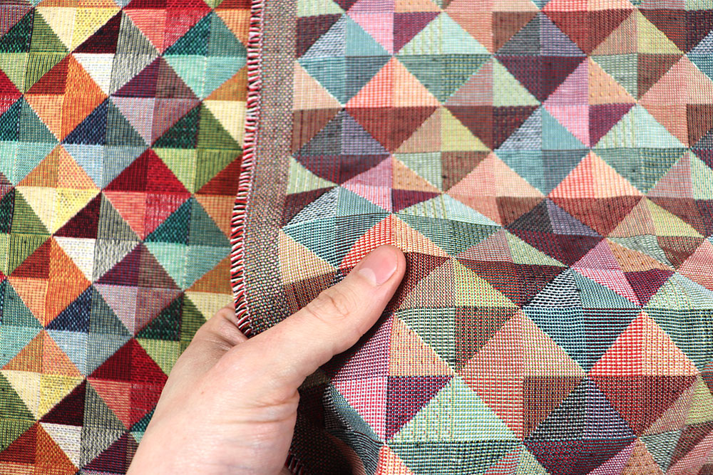 Bunt gewebter, farbenfroher Gobelin mit hohem Baumwollanteil - ein robuster Dekostoff für neue DIY-Projekte! Ds6334 Gobelin Rauten Bunt S4 Dekostoffe Gemustert Gobelin - 3D-Effekt