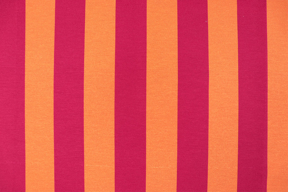 Moderner Dekostoff in Leinenoptik mit breiten Blockstreifen in Pink und Orange – perfekt für sommerliche Wohnideen. Ds6389 Dekostoff Blockstreifen Pink Orange S4 Juni Dekostoff Premium - Sunset Stripes