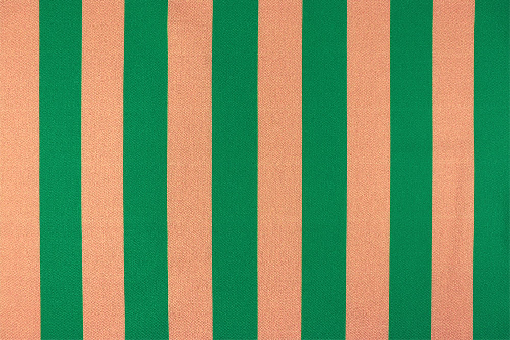 Moderner Dekostoff mit breiten Blockstreifen in frischem Grün und warmem Sandton – zeitlos, stilvoll und vielseitig kombinierbar. Ds6391 Dekostoff Blockstreifen Gruen Apricot S4 Dekostoffe NEU  Dekostoff - Palm Beach Stripes