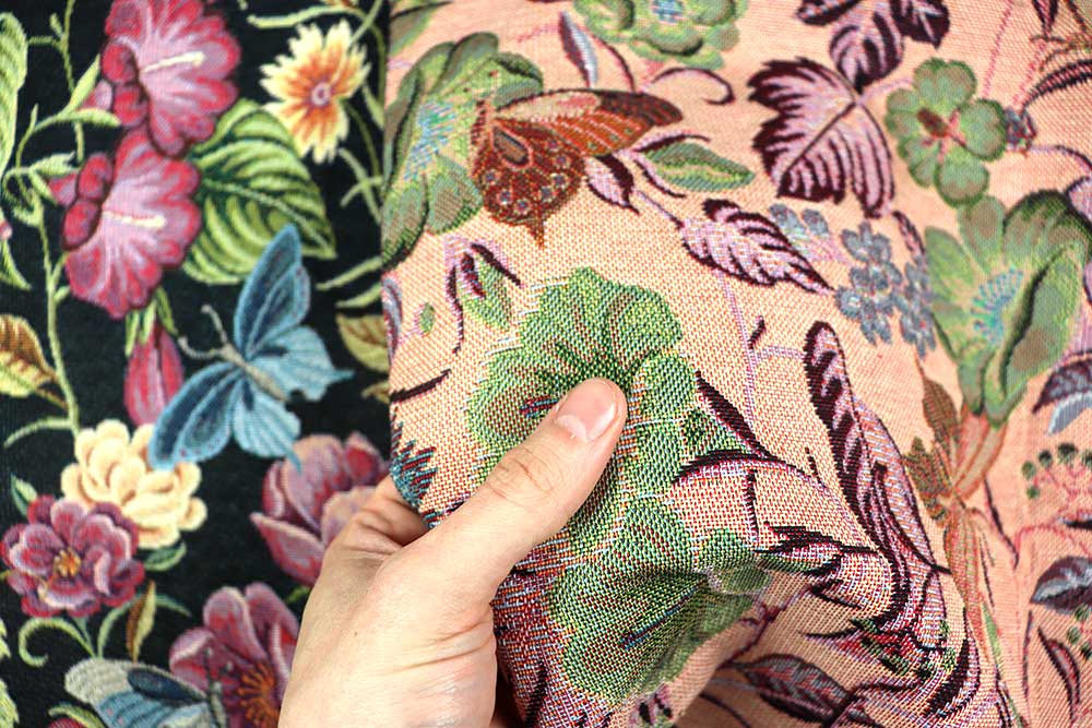 Prächtige Farben, detailreiches Design, hochwertiger Materialmix - ein absoluter Premium-Dekostoff! Ds6401 Gobelin Garten Schwarz S4y Gobelin Blumen Gobelin - Garden Vintage