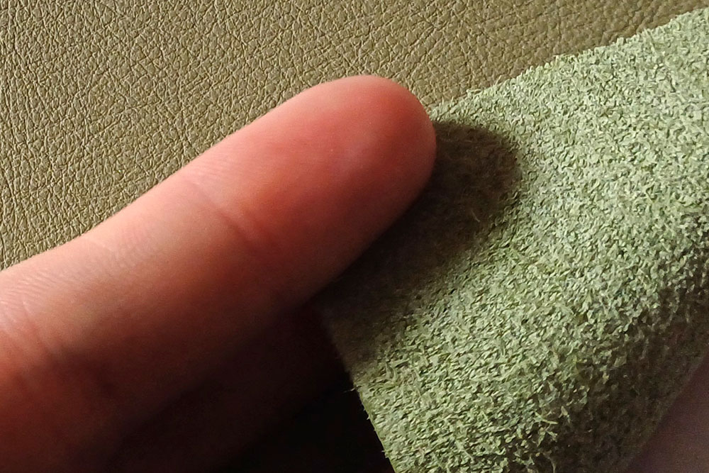 Tolles Echtleder mit hübscher Prägung - super für Accessoires und mehr!  El1060 Farbtafel Echtleder Soft 2024 Ganze Häute Echtleder - Extra Soft