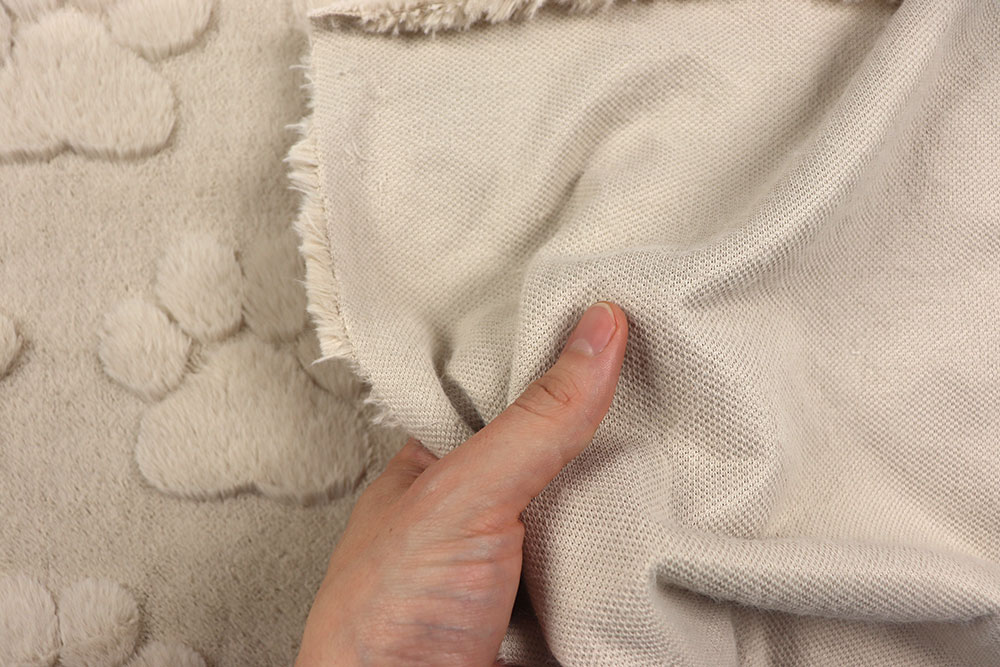 Super weicher und kuscheliger Fleecestoff mit großem Pfoten-Motiv Fl5188 Fleece Pfoten Beige S4 Fleece Flausch-Fleece - Big Paws