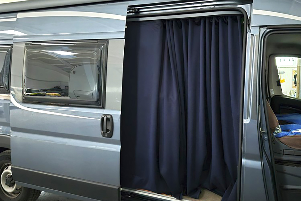 Jetzt Energiekosten sparen: Ein weicher, schwerer Stoff mit ca. 370 g/qm hält unangenehme Zugluft und Strahlungskälte ab Gs5012 Waermevorhangstoff S4y Neu(1) Wärmevorhang-Stoffe Wärmevorhangstoff Alaska