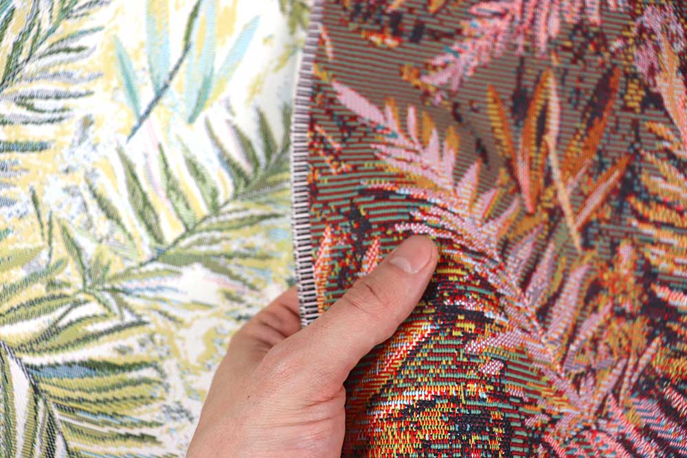 Strahlende Tropenstimmung für drinnen & draußen – robust, pflegeleicht und umweltschonend produziert. Ms5183 Gobelin Tropen Blaetter S4 Dekostoffe Jacquard Outdoor-Gobelin Bio - Capri