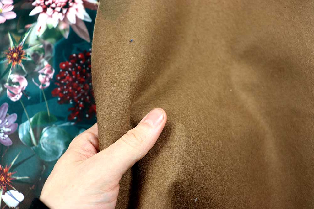 Reißfester Möbelstoff mit knalligem Design, der 100.000 Scheuertouren standhält! Ms519 Moebelstoff Blumen S4 Digital-Drucke Möbelsamt - Oase
