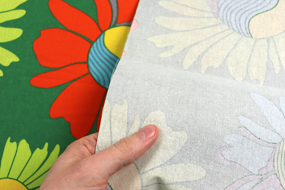 Große Blüten auf reiner Baumwolle - eine knallige Farbenpracht im Stil der 70er! Sp161006 Dekostoff Grosse Blueten S4 Dekostoffe Retro Baumwoll-Dekostoff - Big Retro Flower - Grün